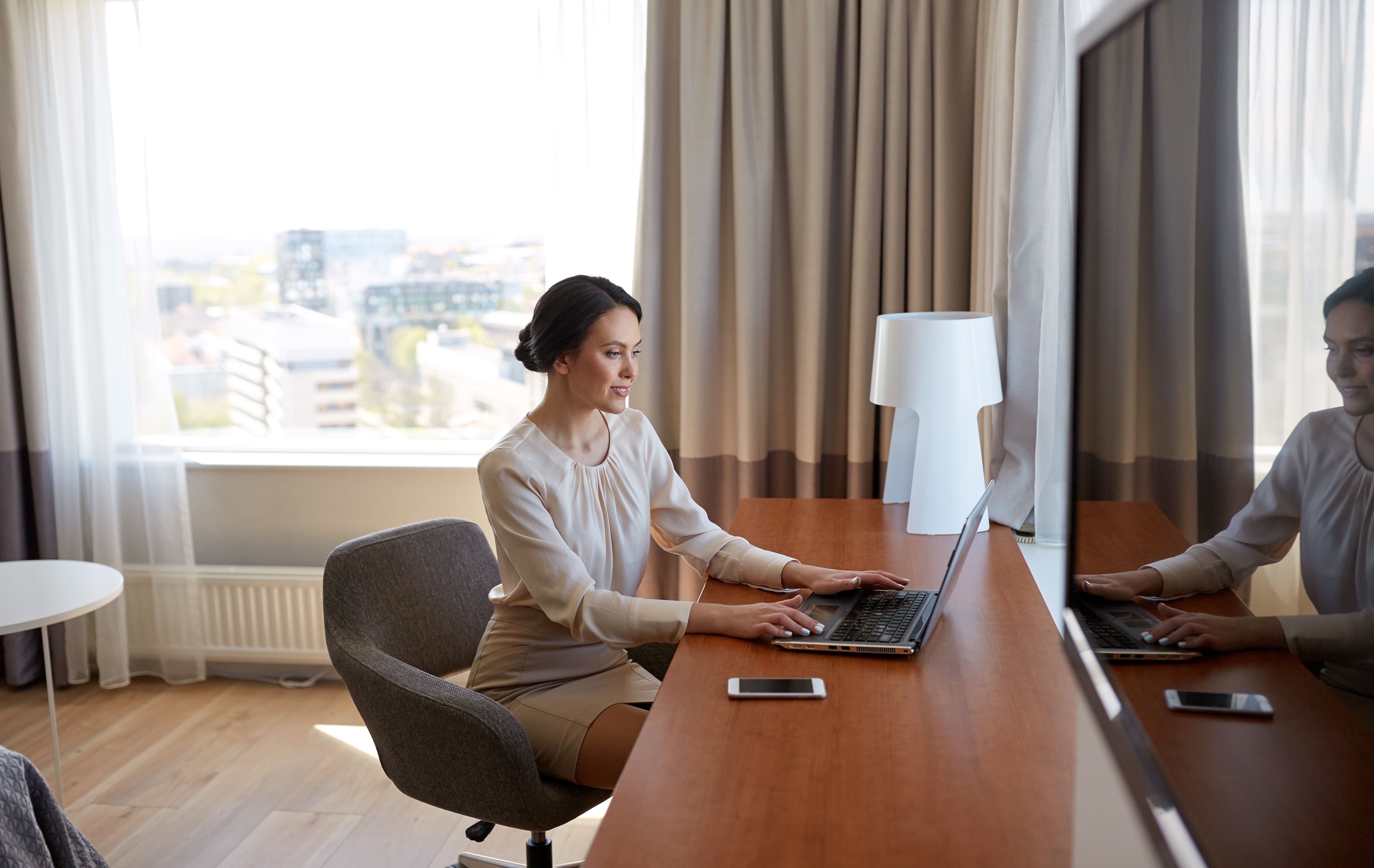 cotp-blogbeitrag-im-hotel-arbeiten-frau